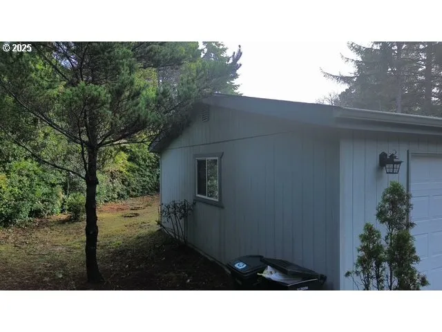 a black and white photo of a two room