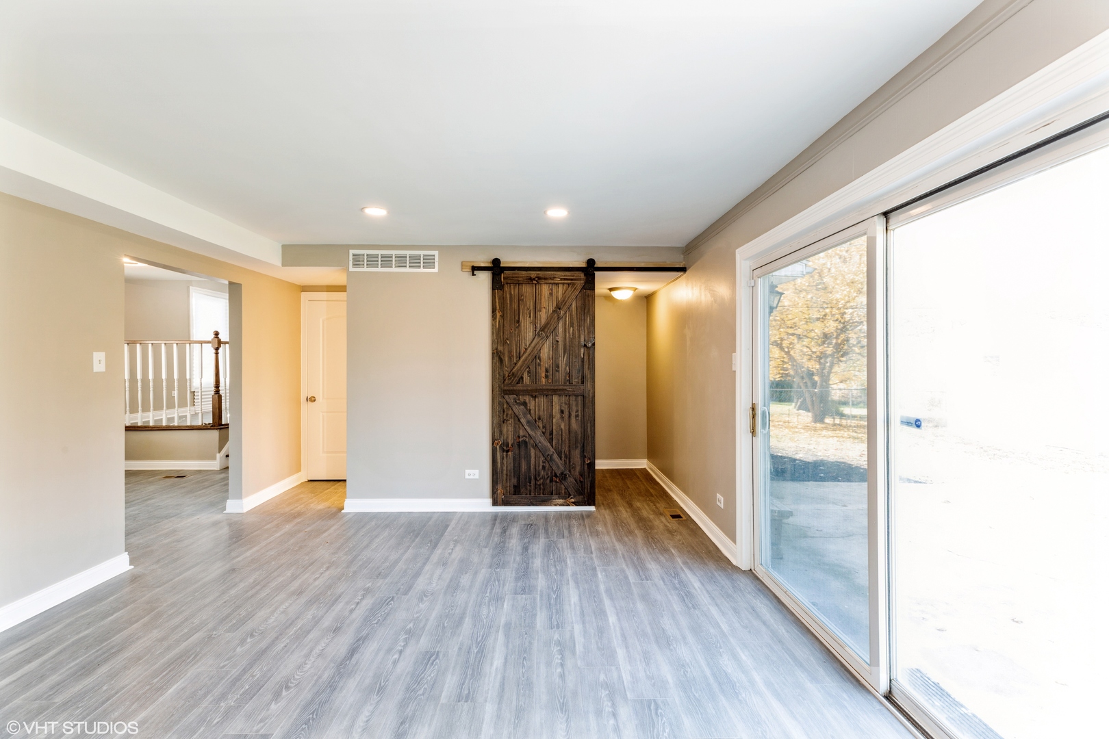 17618 Maple Avenue Country Club Hills, IL 60478 - Photo 8 of 14 a view of entryway with wooden floor