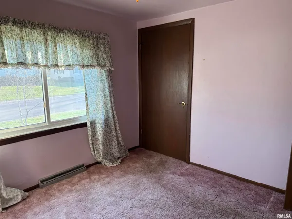 $119,900 | 428 Pendik Street, Jacksonville, IL 62650