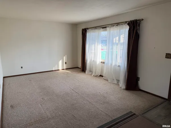 $119,900 | 428 Pendik Street, Jacksonville, IL 62650