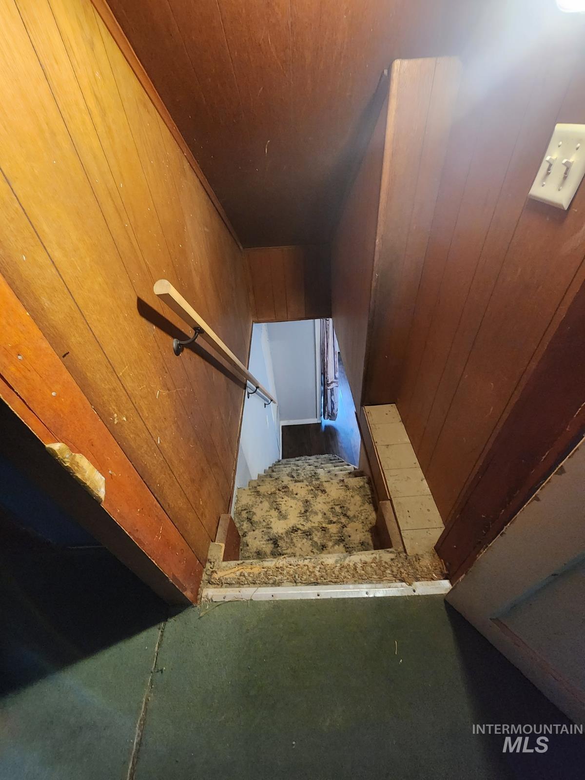 514 North 11th Street Nyssa, OR 97913 - Photo 24 of 33 Staircase with wood walls