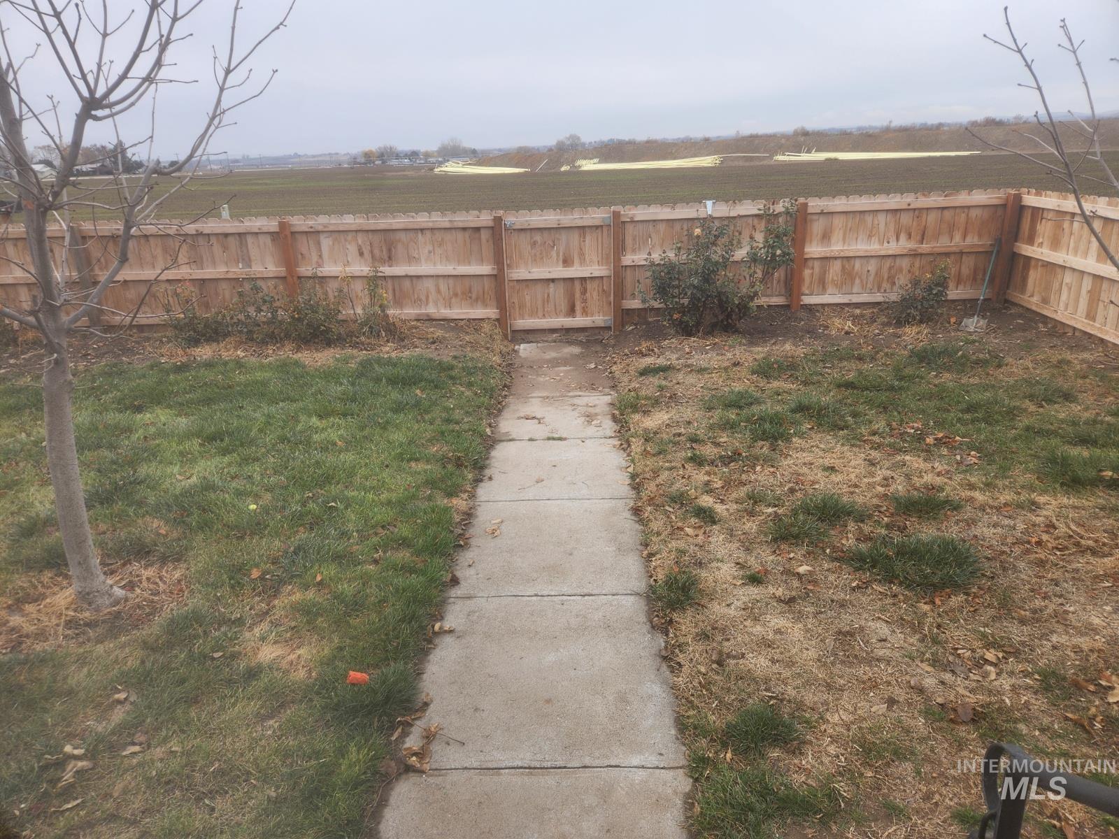 514 North 11th Street Nyssa, OR 97913 - Photo 30 of 33 View of fenced backyard