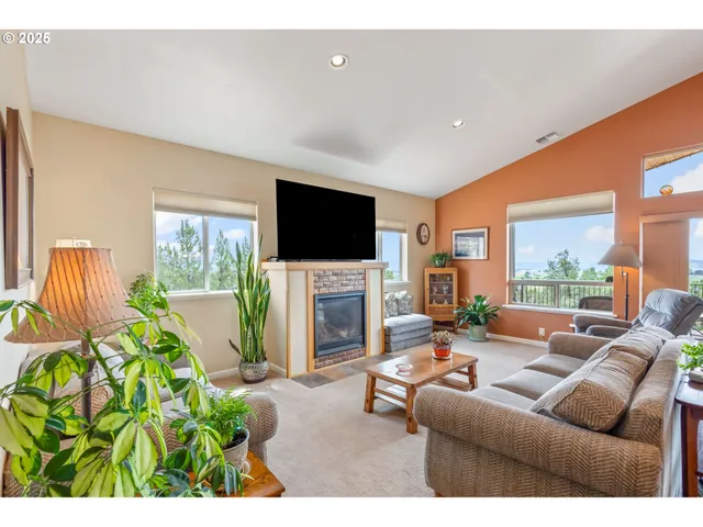 $915,000 | 9209 North Sharp Road, Prineville, OR 97754