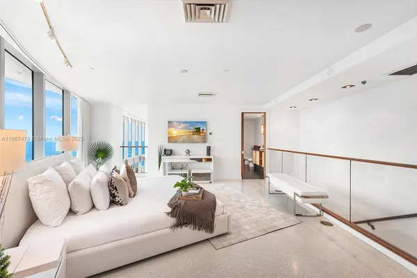 $18,500 | 101 20th Street, Unit THB 1505, Miami Beach, FL 33139