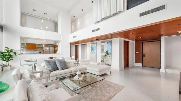 $18,500 | 101 20th Street, Unit THB 1505, Miami Beach, FL 33139