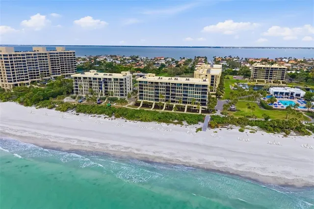 $1,175,000 | 1135 Gulf Of Mexico Drive, Unit 502, Longboat Key, FL 34228