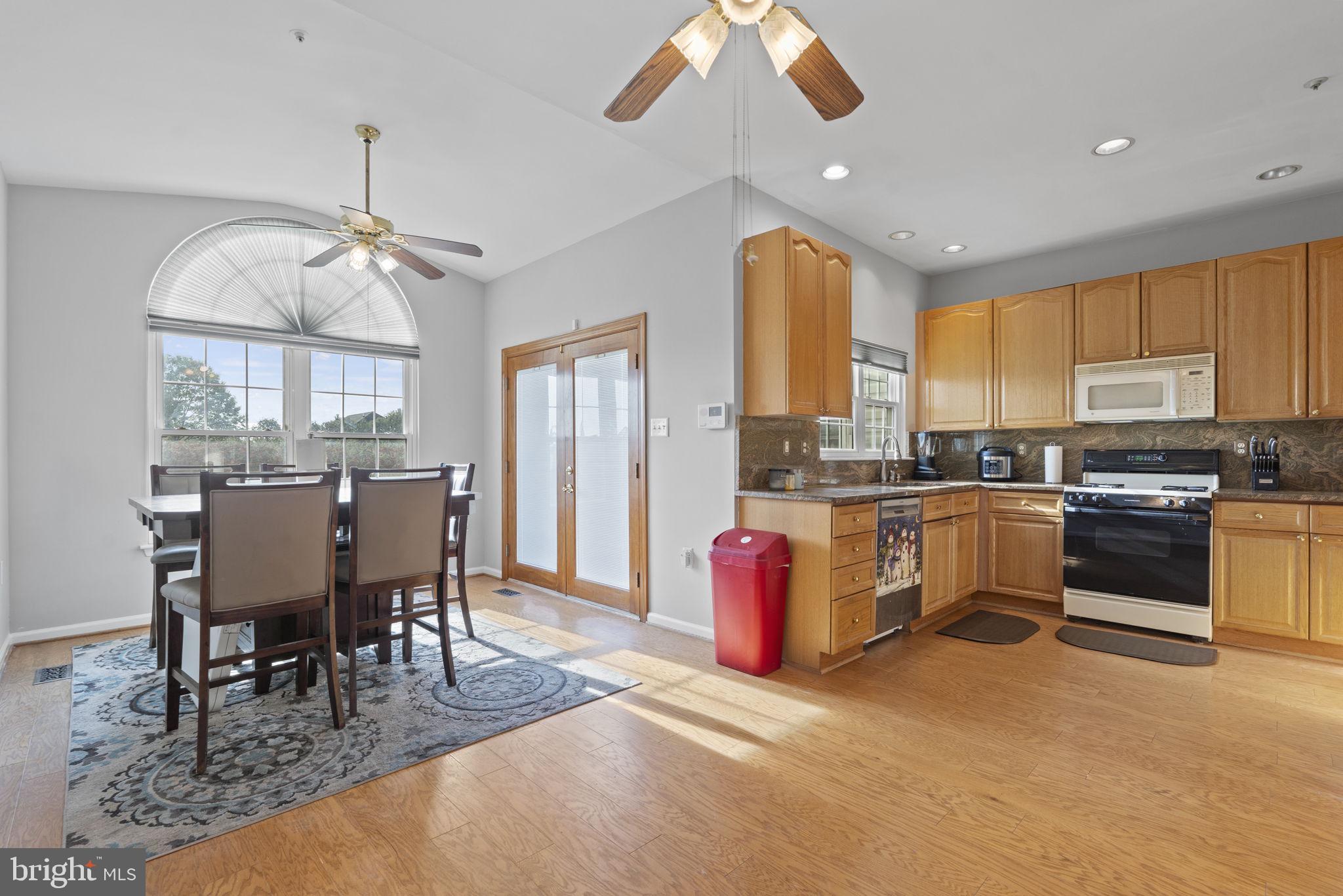 2652 Cameron Way Frederick, MD 21701 - Photo 7 of 32 Kitchen / Dining