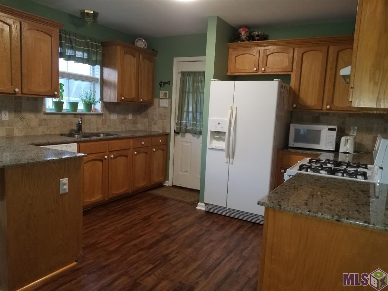 13913 Oak Tree Drive Baton Rouge, LA 70818 - Photo 3 of 12 Gallery Image 3