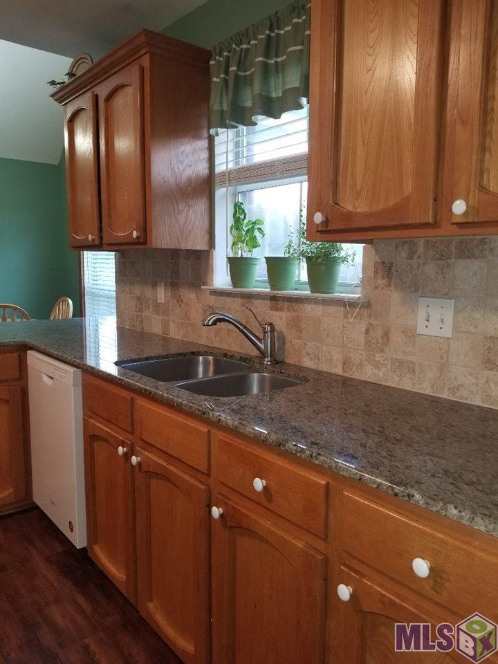 13913 Oak Tree Drive Baton Rouge, LA 70818 - Photo 4 of 12 Gallery Image 4