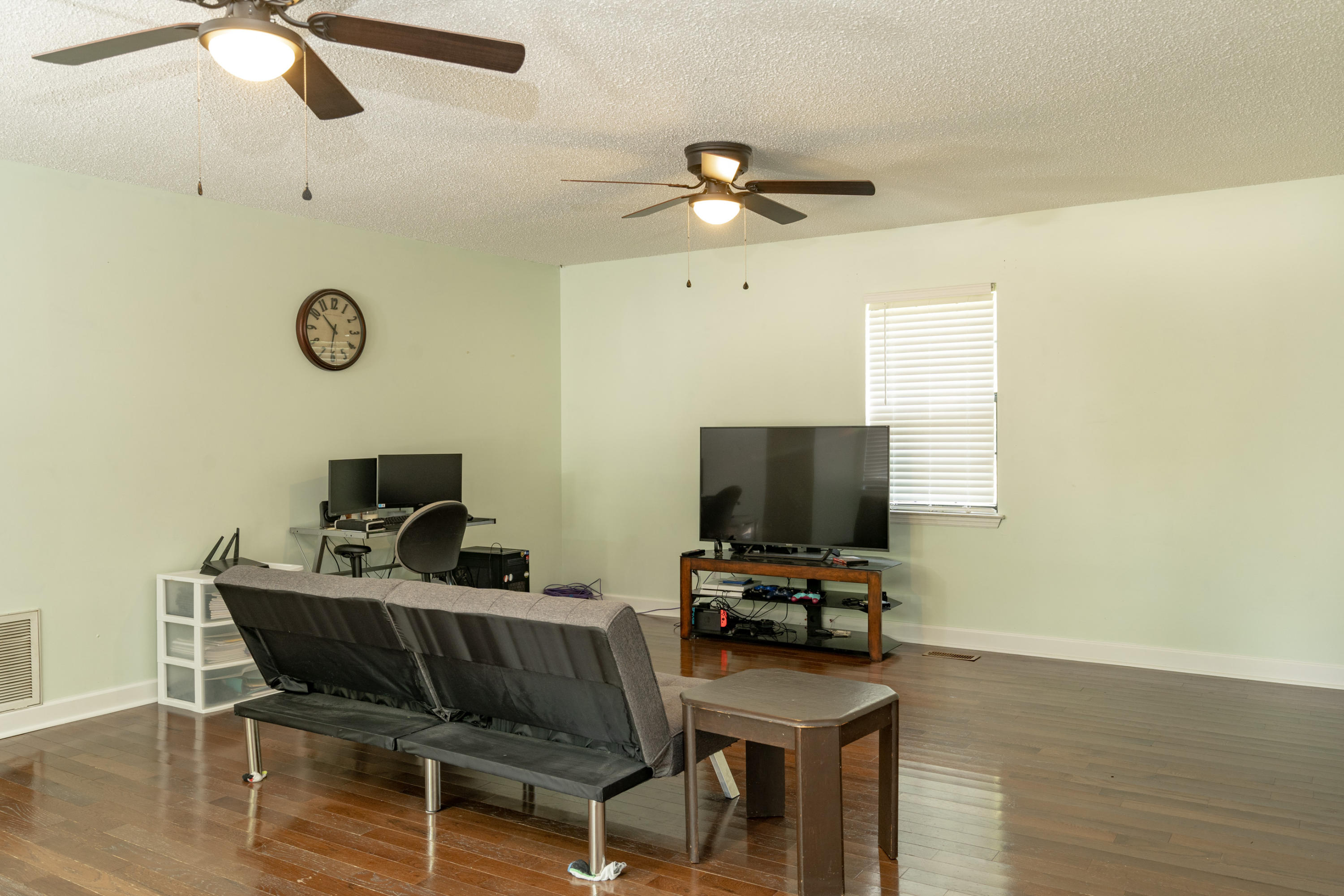 2706 Banks Road Chattanooga, TN 37421 - Photo 12 of 32 Large Room Alt