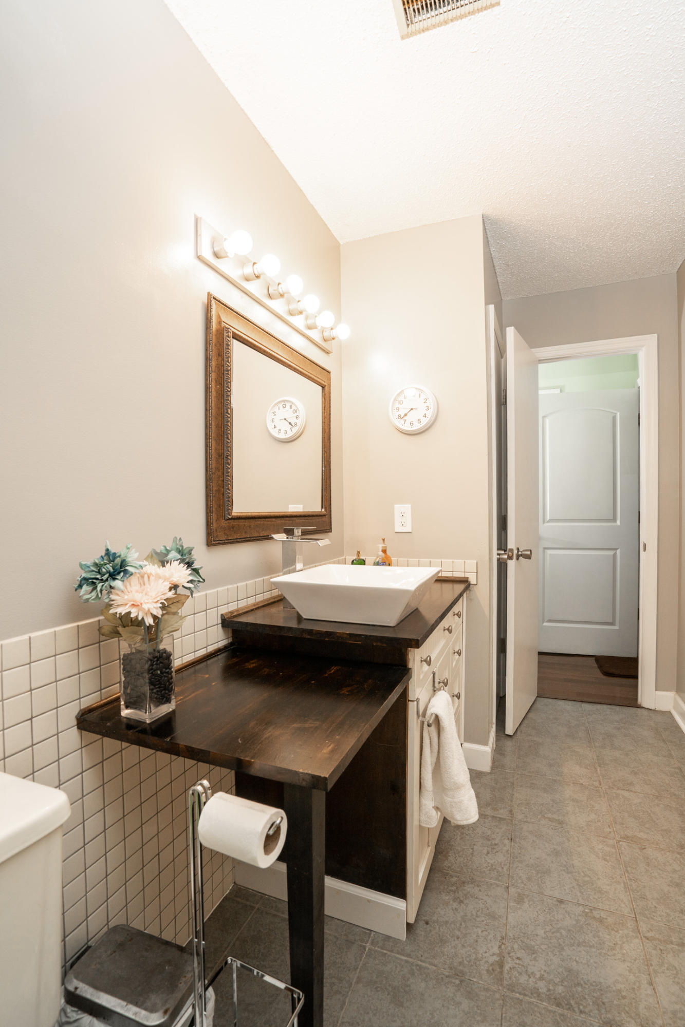 2706 Banks Road Chattanooga, TN 37421 - Photo 20 of 32 Bethroom Alt a