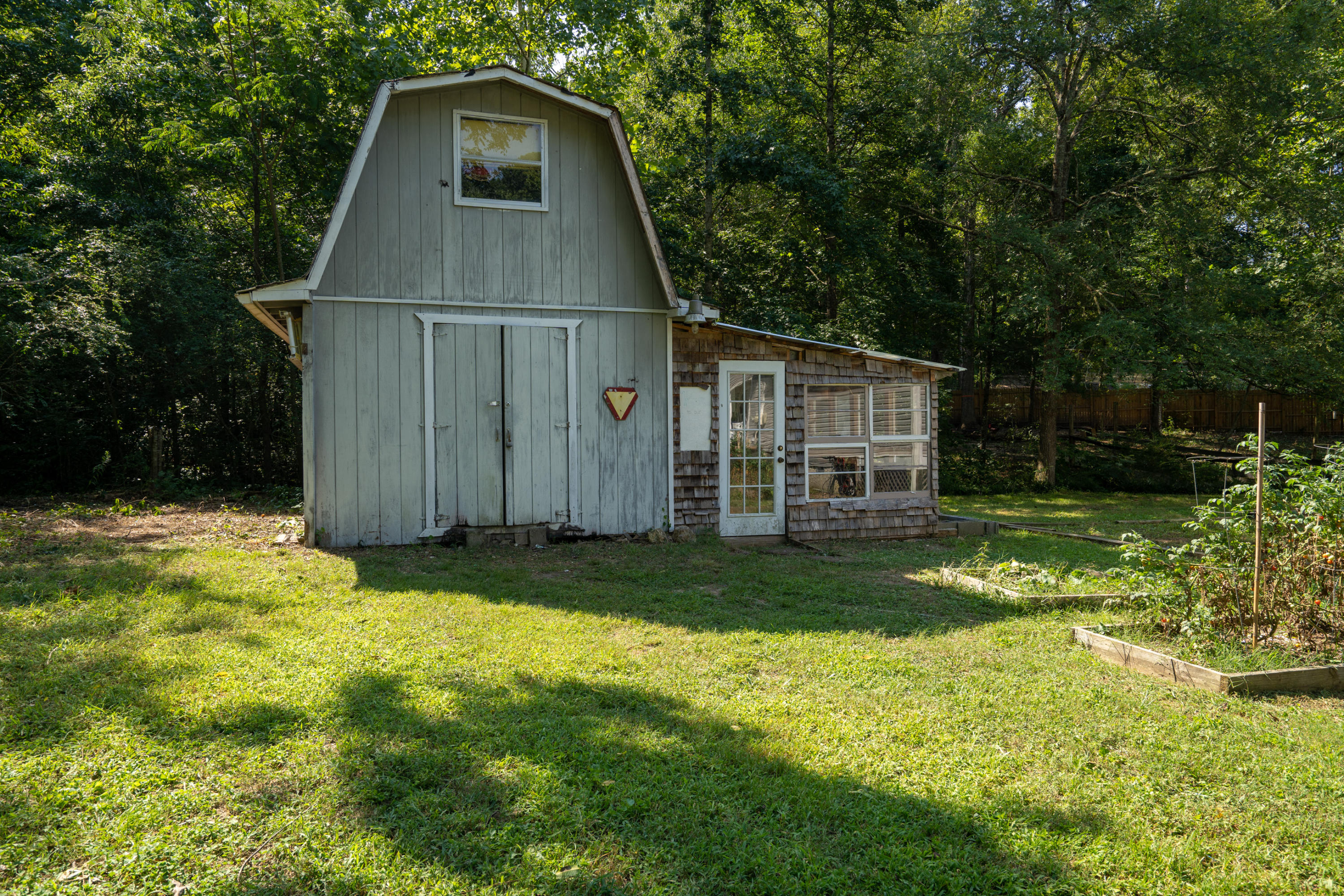 2706 Banks Road Chattanooga, TN 37421 - Photo 31 of 32 Large Storage