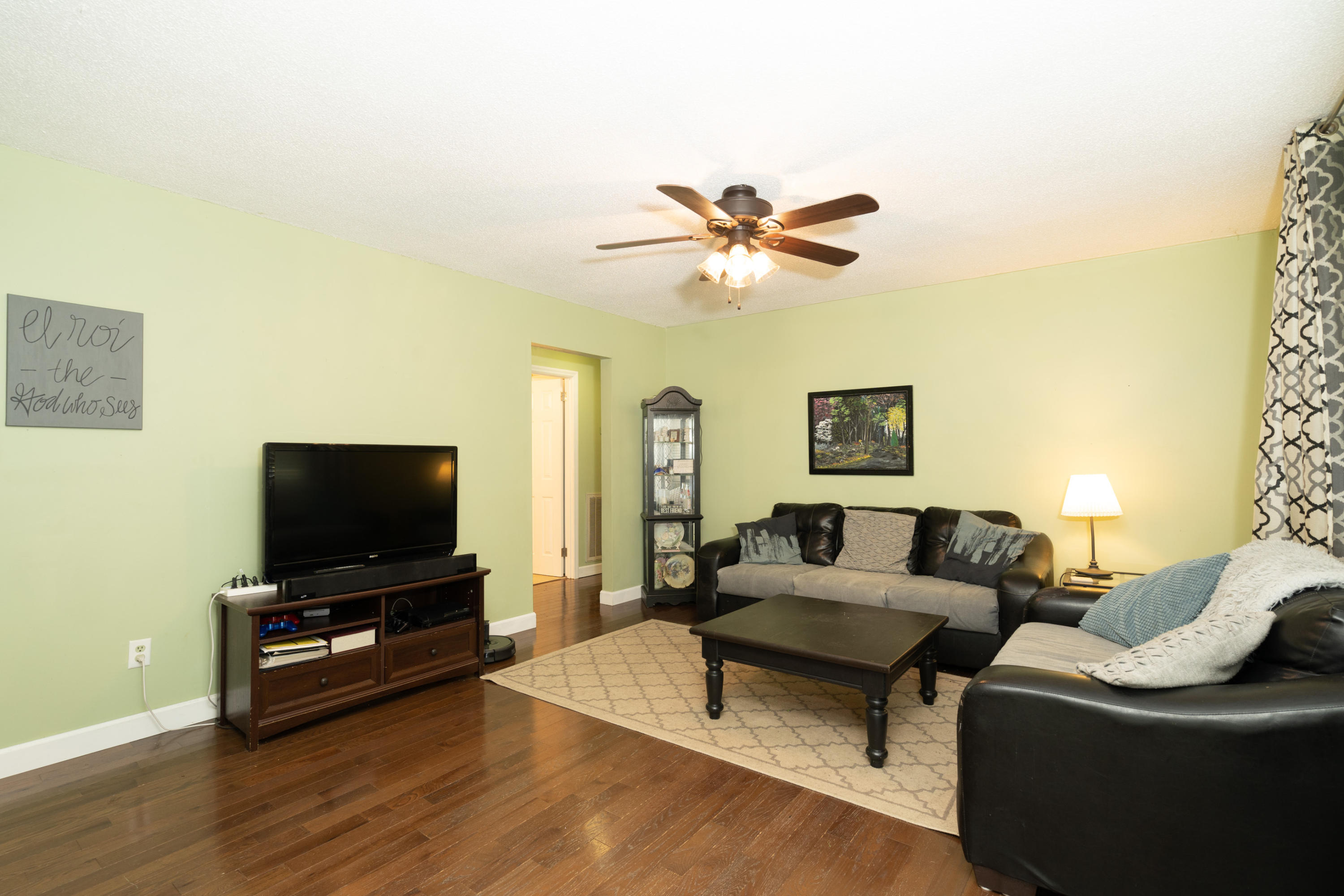2706 Banks Road Chattanooga, TN 37421 - Photo 6 of 32 entry living area
