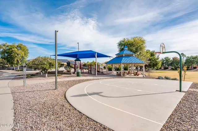 $458,000 | 3725 East Woodside Way, Gilbert, AZ 85297