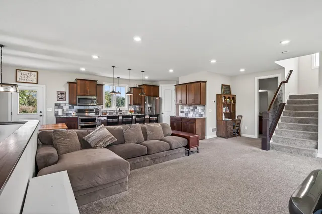 $650,000 | 6787 80th Avenue, Princeton, MN 55371