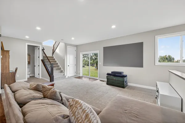 $650,000 | 6787 80th Avenue, Princeton, MN 55371