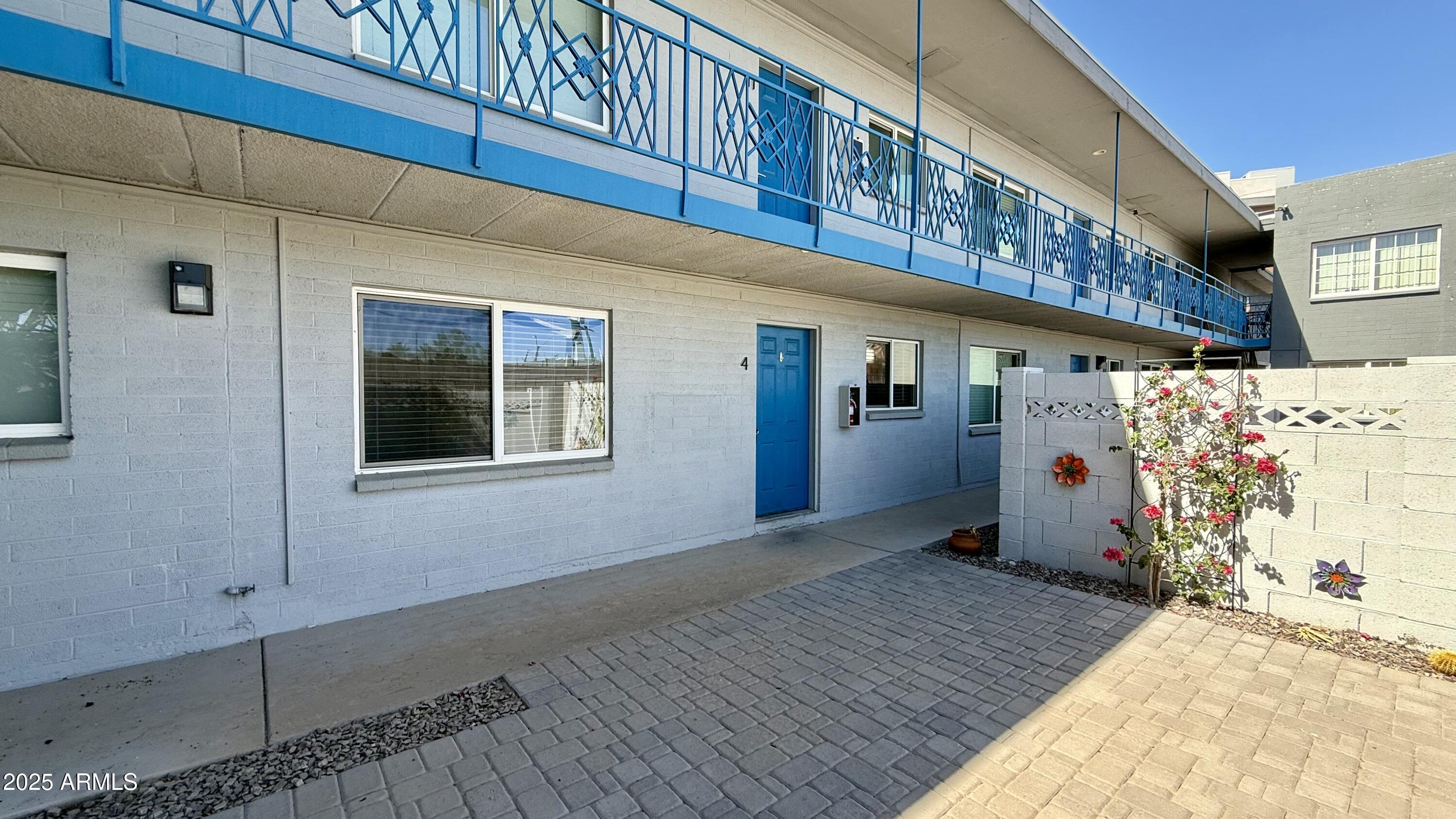 44 East Roanoke Avenue, Unit 4 Phoenix, AZ 85012 - Photo 13 of 19 a view of a building
