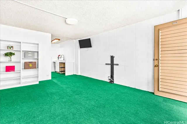 a view of a livingroom with an empty space