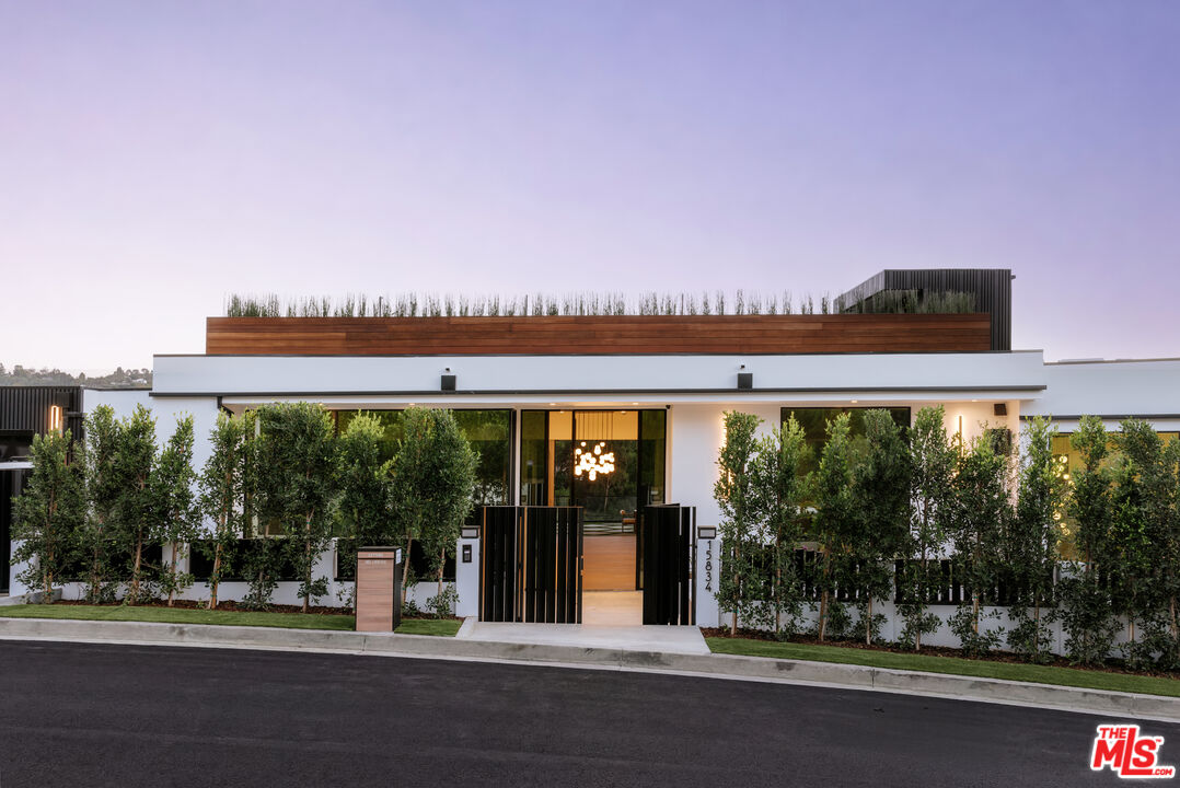 15834 High Knoll Road Encino, CA 91436 - Photo 2 of 53 Gallery Image 2