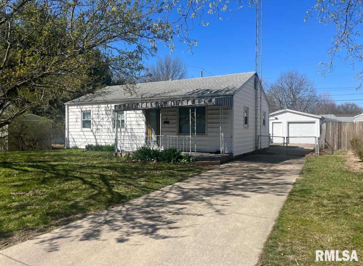 15 Todd Lane Springfield, IL 62702 - Photo 1 of 2 Gallery Image 1