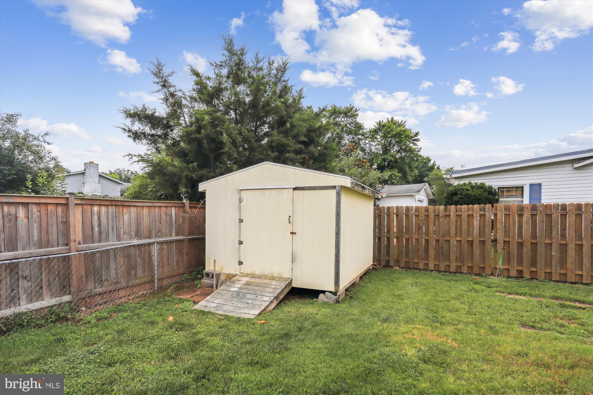 126 North Sycamore Road Sterling, VA 20164 - Photo 4 of 42 Shed