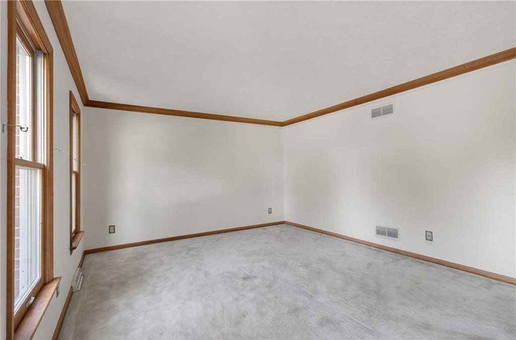 313 Blue Run Road Cheswick, PA 15024 - Photo 6 of 47