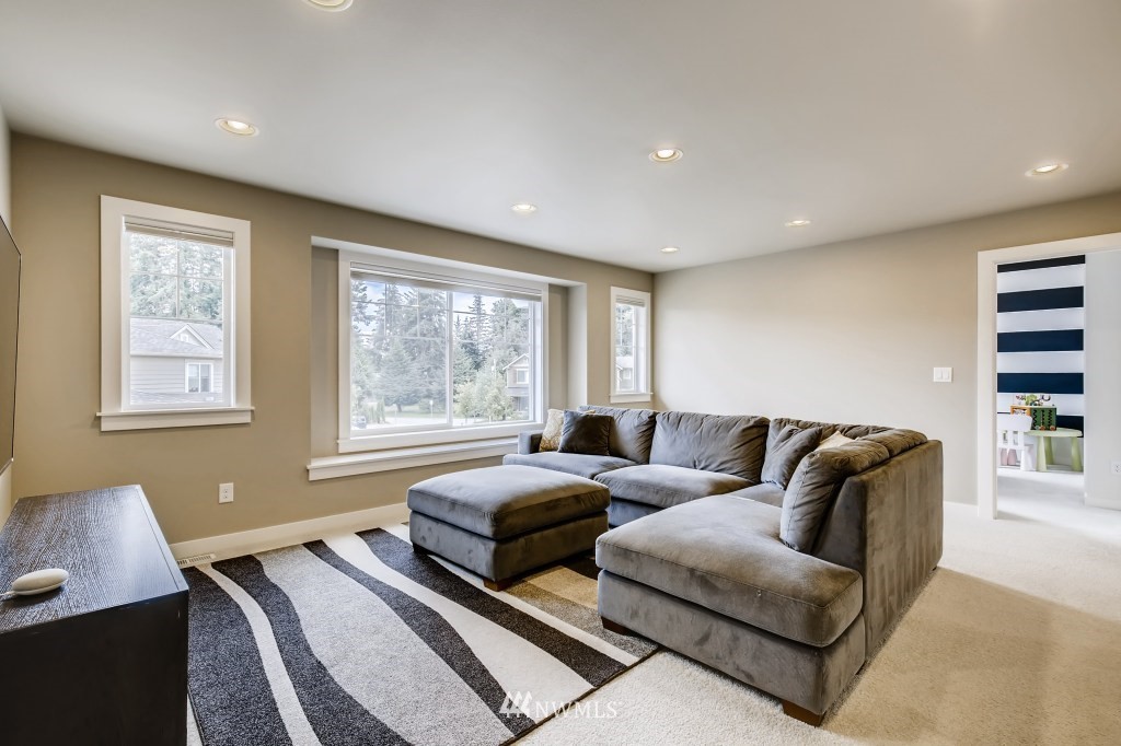 21915 37th Avenue Southeast Bothell, WA 98021 - Photo 32 of 38