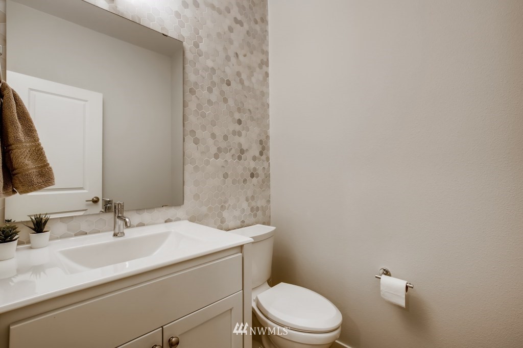 21915 37th Avenue Southeast Bothell, WA 98021 - Photo 5 of 38