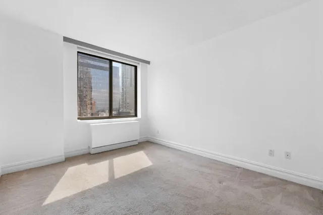 $2,350,000 | 2 Columbus Avenue, Unit 20B | Upper West Side