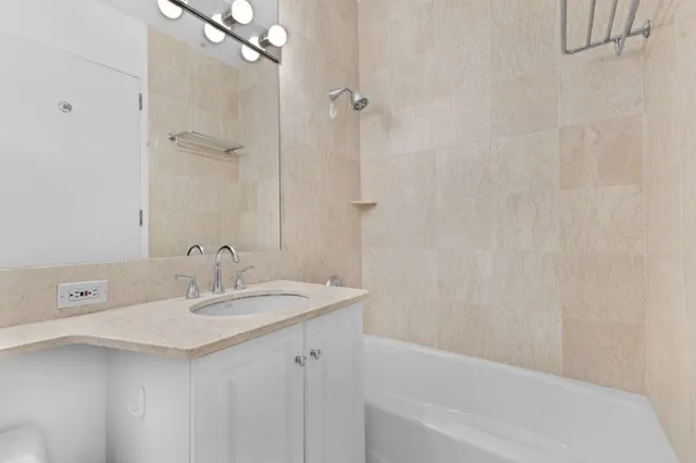 $2,350,000 | 2 Columbus Avenue, Unit 20B | Upper West Side