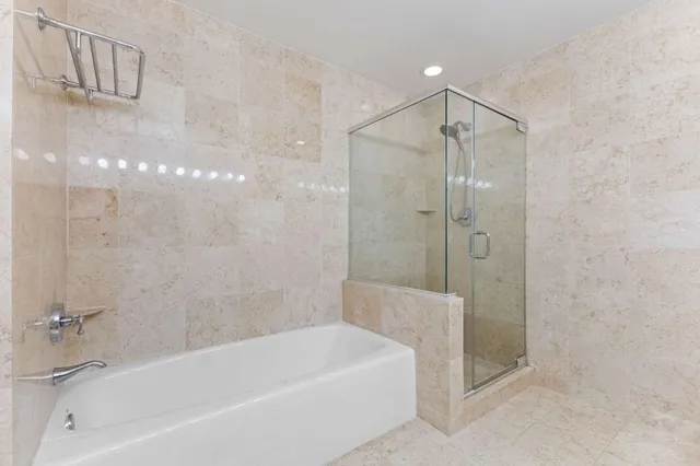 $2,350,000 | 2 Columbus Avenue, Unit 20B | Upper West Side