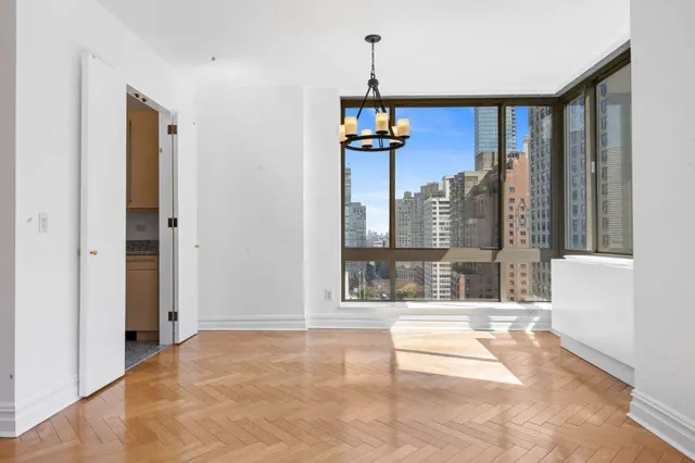 $2,350,000 | 2 Columbus Avenue, Unit 20B | Upper West Side