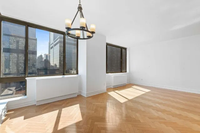 $2,350,000 | 2 Columbus Avenue, Unit 20B | Upper West Side
