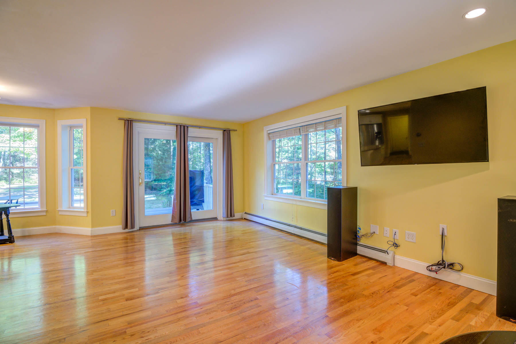261 Holmes Road Scarborough, ME 04074 - Photo 6 of 59 pic-11