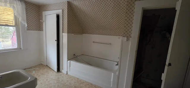 $99,000 | 78 High Street, Paris, ME 04281