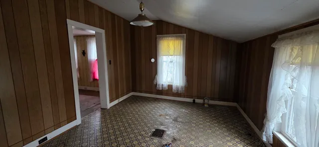 $99,000 | 78 High Street, Paris, ME 04281