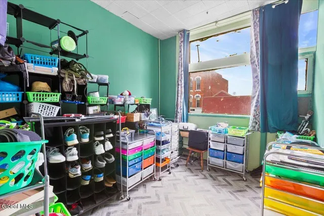 $159,900 | 36 East Main Street, Amsterdam, NY 12010