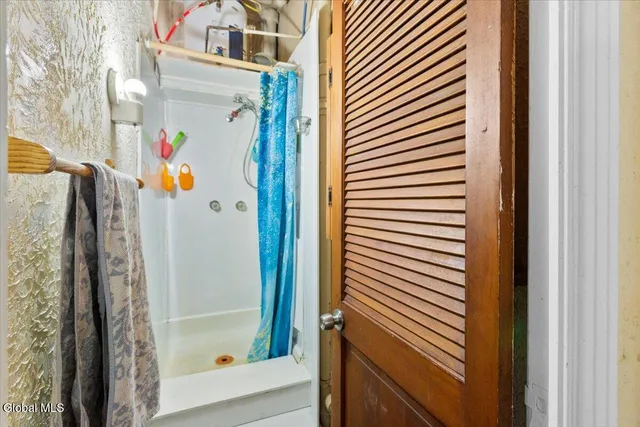 $159,900 | 36 East Main Street, Amsterdam, NY 12010