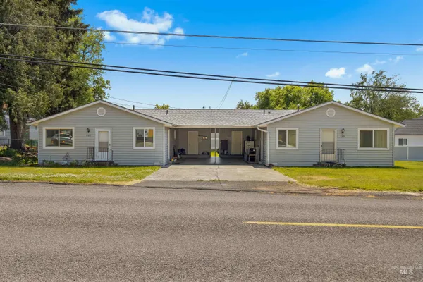 $383,900 | 806 Burrell Avenue, Lewiston, ID 83501