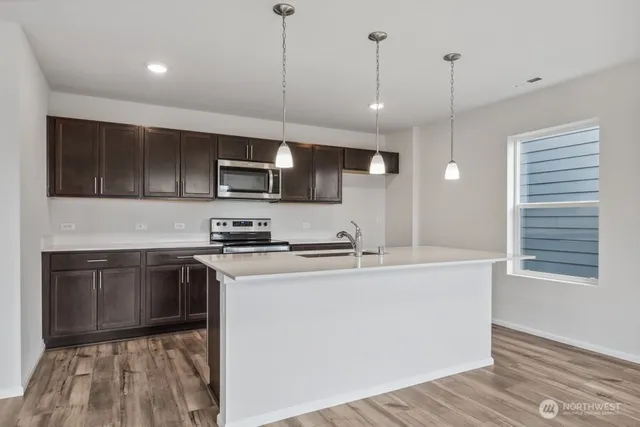 $489,990 | 1379 Salzer Crk Drive, Centralia, WA 98531