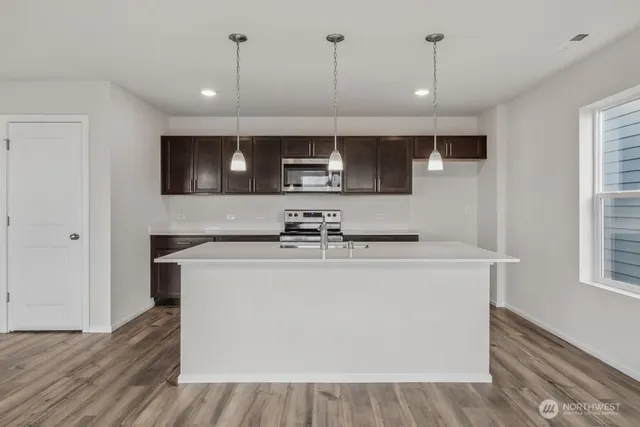 $489,990 | 1379 Salzer Crk Drive, Centralia, WA 98531