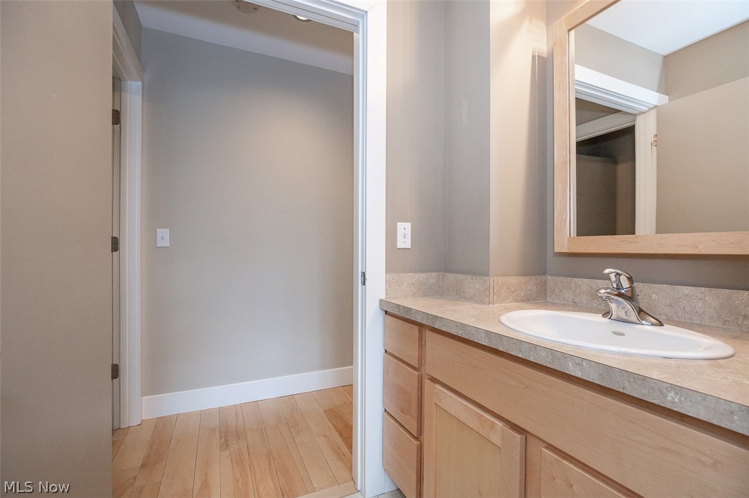 7282 Holzhauer Road Northfield, OH 44067 - Photo 22 of 47 Guest bathroom