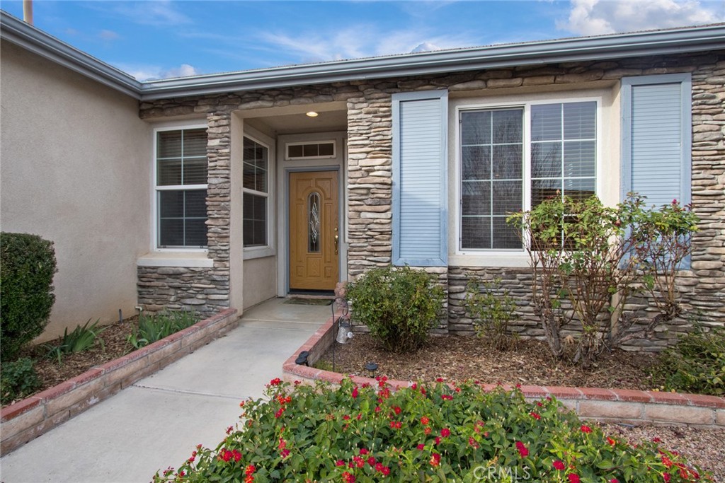 8172 Parry Drive Hemet, CA 92545 - Photo 2 of 41 Front door