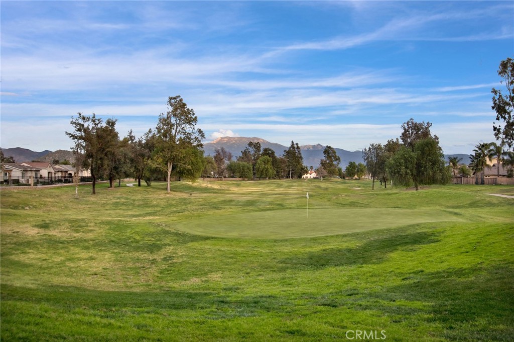 8172 Parry Drive Hemet, CA 92545 - Photo 39 of 41 Golf course