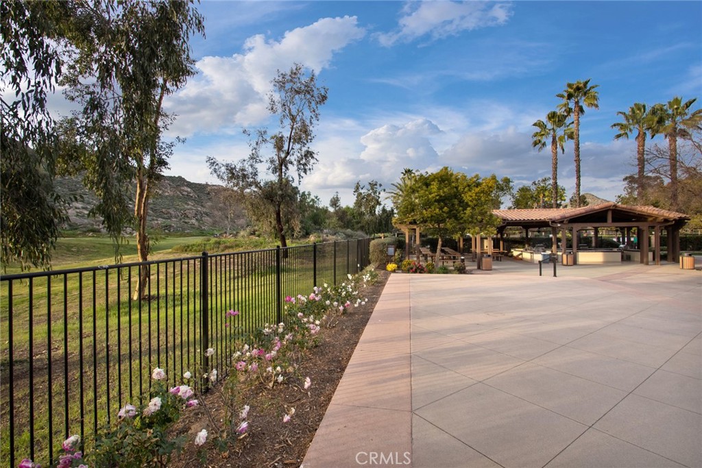 8172 Parry Drive Hemet, CA 92545 - Photo 40 of 47 Bbq area with view of the golf course