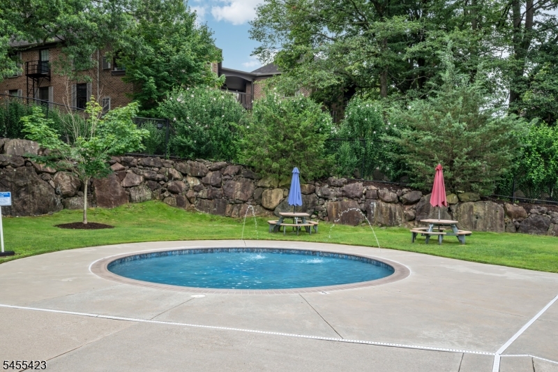 181 Long Hill Road, Unit 10 Little Falls, NJ 07424 - Photo 26 of 28 Gallery Image 26