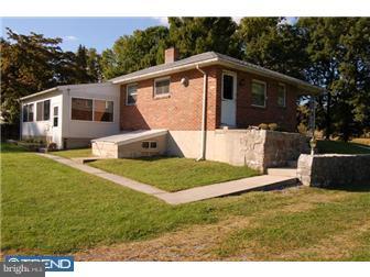 151 Old State Road Reading, PA 19606 - Photo 3 of 10