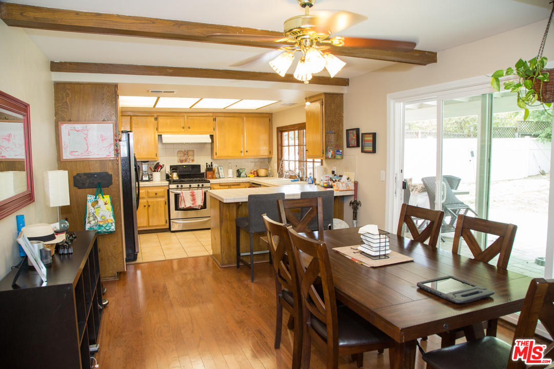 18881 Dylan Street Porter Ranch, CA 91326 - Photo 3 of 14 Gallery Image 3
