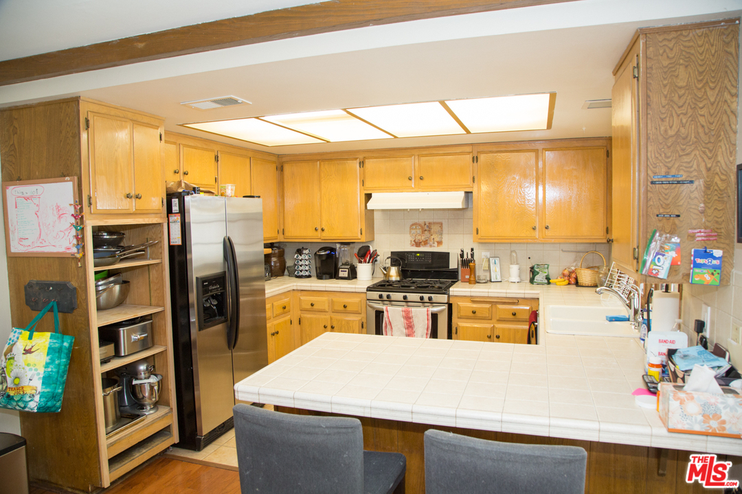 18881 Dylan Street Porter Ranch, CA 91326 - Photo 9 of 14 Gallery Image 9