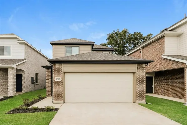 $1,965 | 1302 Jonah Lane, Ennis, TX 75119